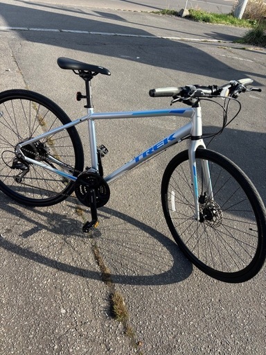 良品 Trek トレック クロスバイク FX 3 Disc 2018モデル 17.5インチ 自転車