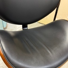 ニトリ　デスクチェア　黒　合成皮革の画像