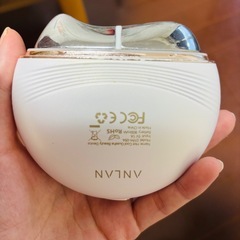 ウォーターピーリングとEMS美顔器セットの画像