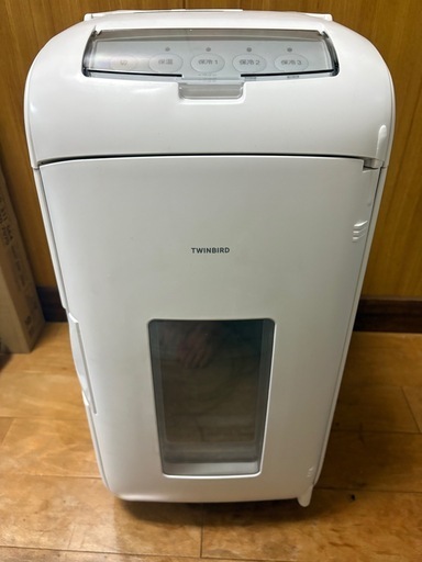 ツインバード　ポータブル冷蔵庫　HR-EB07