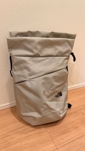 取引中【美品】ノースフェイス ピレネーバックパック（ライトグレー）