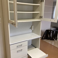 （受け取り予定者決定）食器棚の画像