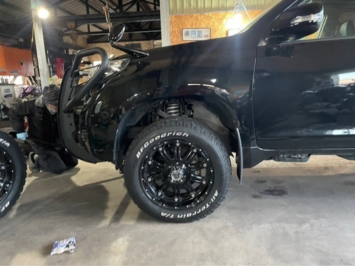 285/55R20ホイールとタイヤ