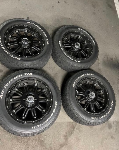 285/55R20ホイールとタイヤ