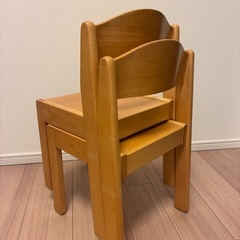 子供用イス2脚の画像
