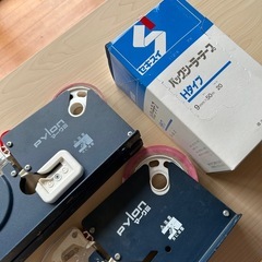 バックシーラ２台と赤シールとオープナーテープセットの画像