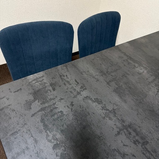 ダイニングテーブル椅子4つ