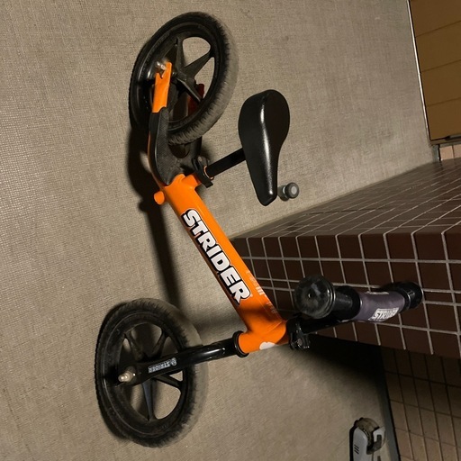 ストライダー (STRIDER) 12インチ 車体 オレンジ 日本正規品
