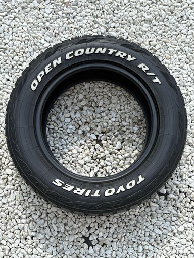 215/65R16C 109/107 1本 TOYO TIRES トーヨータイヤ オープンカントリー R/T 2022年製 中古夏タイヤ ラジアルタイヤ