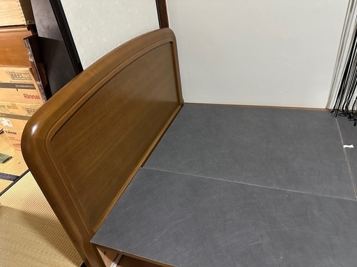 セミダブルベッド