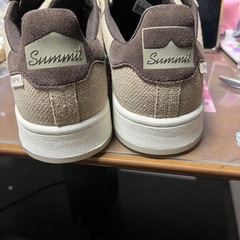アディダスSummit スニーカー ベージュ/ブラウンの画像