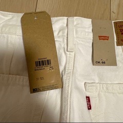 【新品タグ付き】Levi’s 白　ホワイト　デニム　スカート W26（ウエスト66cm）の画像