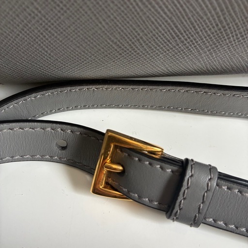 【美品】PRADA サフィアーノ 2WAY ハンドバッグ ショルダーバッグ