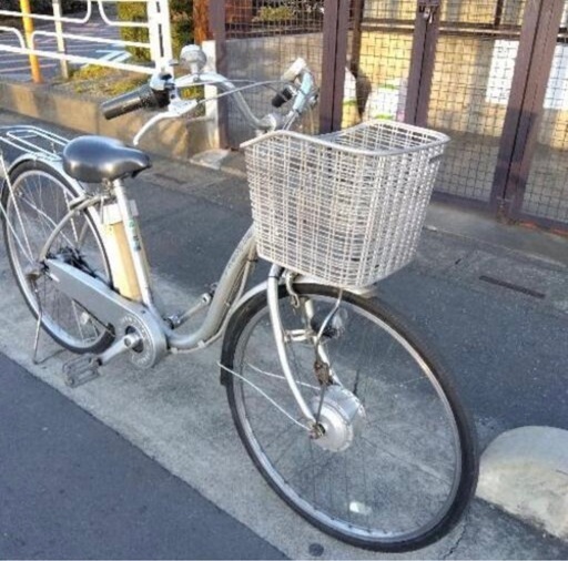 【動作確認済】電動アシスト自転車 ブリヂストン（充電器付）※後輪パンクのみ要修理