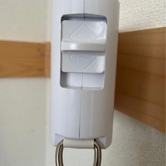 壁付け 伸縮式物干しラック 耐荷重25kg 省スペース コンパクト収納の画像