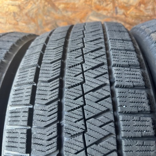 バリ山　BRIDGESTONE VRX2 215/45R17 スタッドレス　タイヤ　2020年製　17インチ
