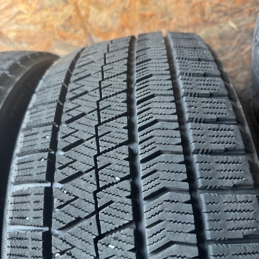 バリ山　BRIDGESTONE VRX2 215/45R17 スタッドレス　タイヤ　2020年製　17インチ