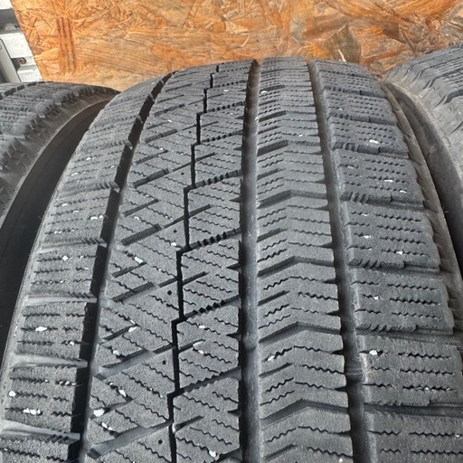 バリ山　BRIDGESTONE VRX2 215/45R17 スタッドレス　タイヤ　2020年製　17インチ