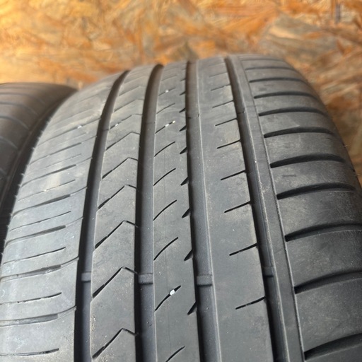 バリ山　WINRUN 235/40R18 夏タイヤ　2022年製　18インチ　2本