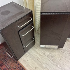 ネイリスト用テーブル　　２台の画像