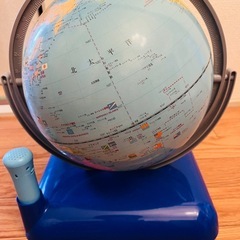 しゃべる国旗付き地球儀の画像