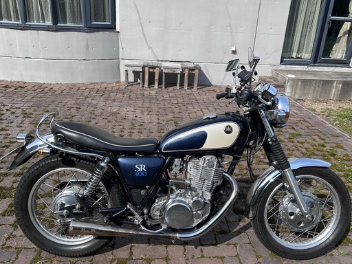 バイク YAMAHA 
SR400   1JR