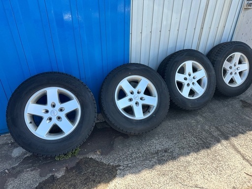 ラングラーアンリミ265/65/R17スタッドレス山あり