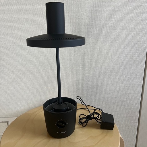 美品！バルミューダ　BALMUDA THE LIGHT