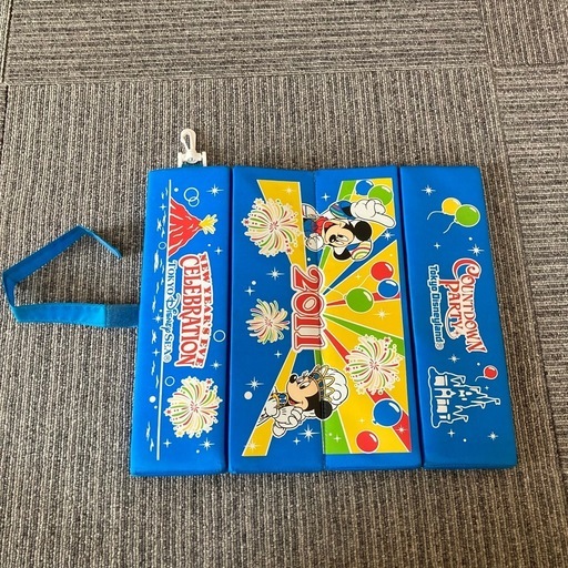 Disney ★ ポータブルクッション　2個セット　希少