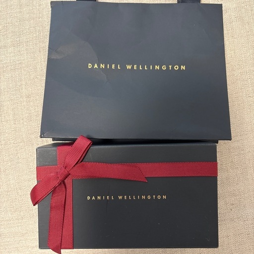 【新品・未使用】ダニエルウェリントン 腕時計 Petite Melrose（箱・袋付
）