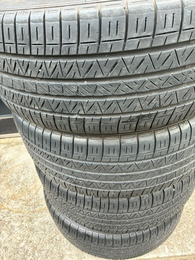 車のパーツ 225/50R18