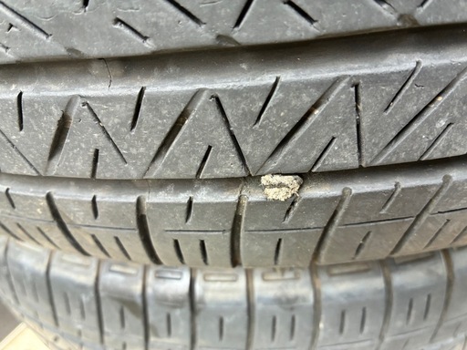 車のパーツ 225/50R18