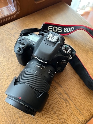 Canon デジタル一眼レフカメラ EOS 80D レンズキット EF-S18-135mm F3.5-5.6 IS USM 付属