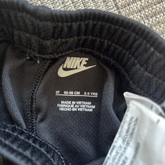 Nike Dri-FIT Tシャツとショートパンツセットの画像