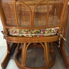 ラタン調 ダイニングテーブル　イス2脚付きの画像