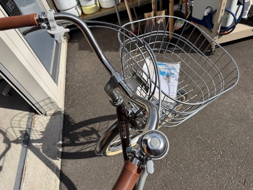 (EE) DCM 2024年購入 Attivo シティサイクル 22インチ 低床タイプ 自転車 パンクしにくい耐摩耗タイヤ 予備鍵付き 超美品 ①