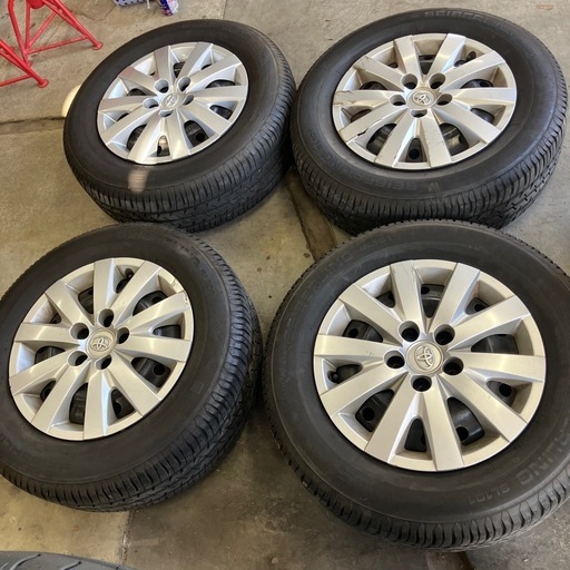 タイヤホイール4本セット　ラッシュ　215/65R16