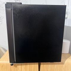 前開き冷蔵庫（MAXZEN）の画像