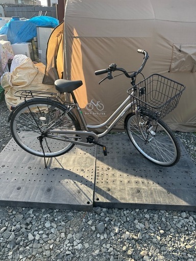 かなり美品　パンクしないエアレスタイヤ　自転車　26インチ