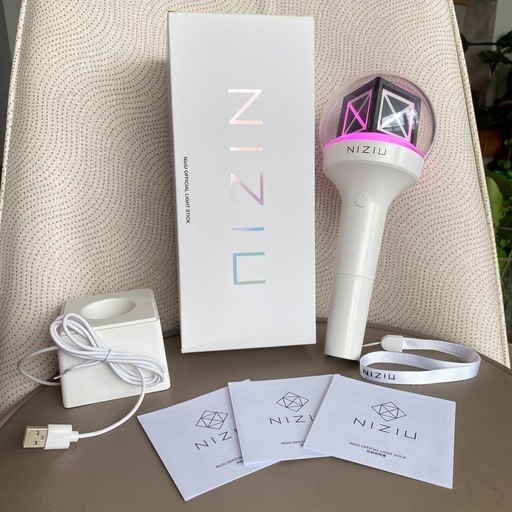 ◇ NiziU ペンライト