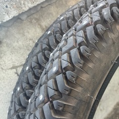 スパイクタイヤ　バイク用の画像
