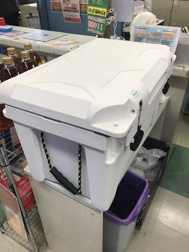 ジャングルジャングル貝塚店　カスケード　マウンテンテックス　クーラーボックス　ホワイト 42.5L  アウトドア　キャンプ　状態良い　美品　貝塚市　泉佐野市　泉南市　阪南市　リサイクルショップ