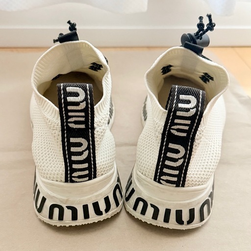 ミュウミュウ miu miu◎スニーカー 白 22.5cm