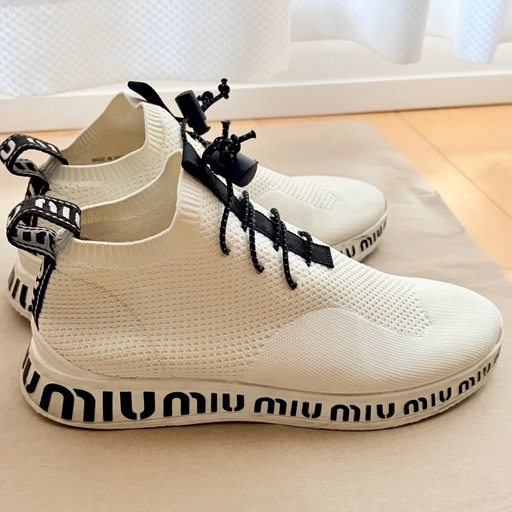 ミュウミュウ miu miu◎スニーカー 白 22.5cm