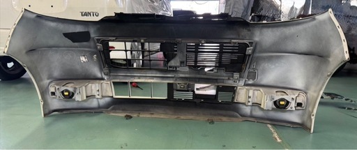 軽傷品　ダイハツ　タントカスタム　L375S L385S 前期 純正フロントバンパー フォグランプ付き