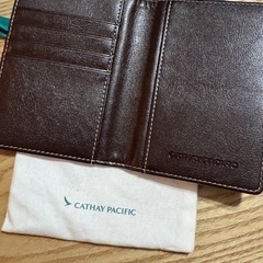 キャセイパシフィックポーチとカードケースの画像
