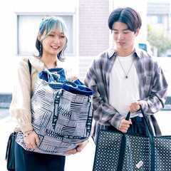 古着を手軽に処分したい方必見!！車でお持込ください※駐車場６０台あり！待ち時間は最短５分！袋に詰めて持っていくだけ！着ない服、重さで買取ります★１６時まで受付※火曜は買取定休日 - 福山市