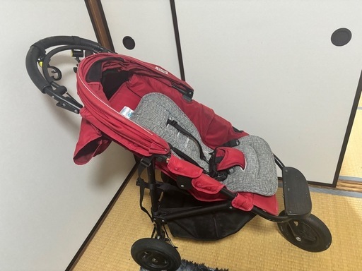 * チャイルドシート (car seat) - ベビーカー (stroller)