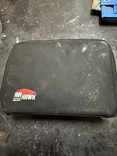 電動空気入れ AIRHAWK AH001 コードレス式 エアーコンプレッサー 12Vカーアダプター付き 札幌市 西岡店 電動空気入れ AIRHAWK AH001 コードレス式 エアーコンプレッサー 12V