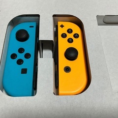 Switch本体セットジョイコンだけ色違い値下げ交渉しません。の画像